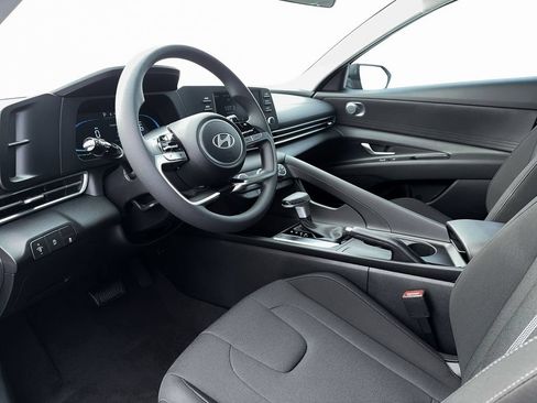 New 2026 Hyundai Elantra SE FWD image 14
