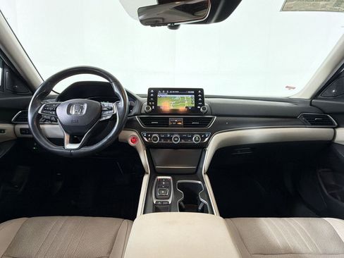 Used 2020 Honda Accord Touring image 13