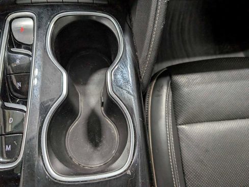 Used 2021 Buick Envision Essence w/ Technology Package I image 31