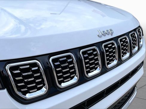 Used 2025 Jeep Compass Limited w/ Elite Group AWD/4WD image 29