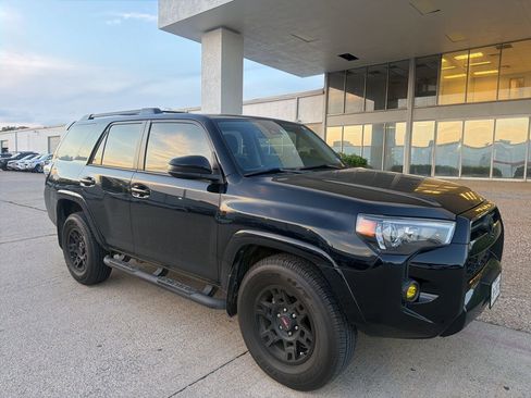 Used 2024 Toyota 4Runner SR5 image 2