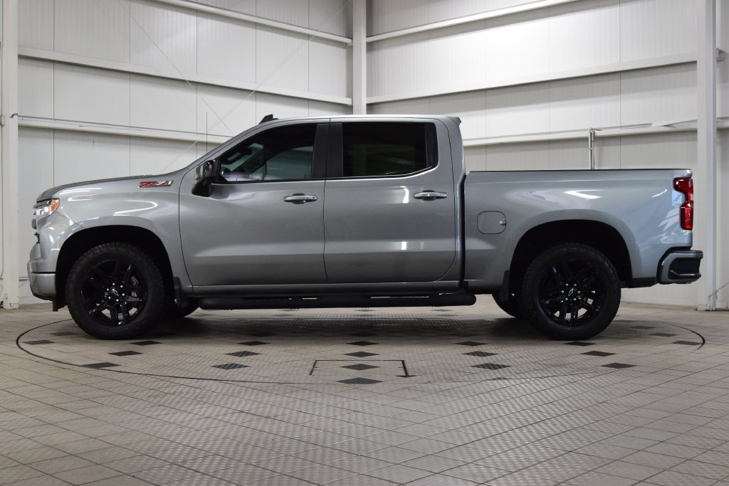 Used 2023 Chevrolet Silverado 1500 RST AWD/4WD image 4