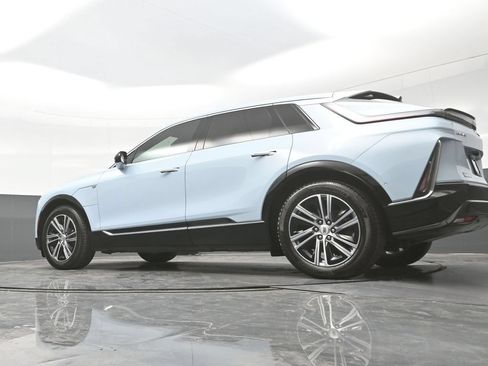 Certified 2024 Cadillac Lyriq Luxury AWD/4WD image 26