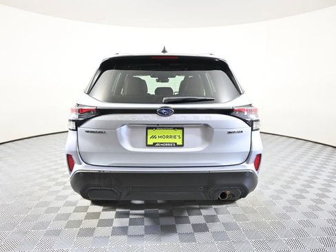 Used 2025 Subaru Forester Touring AWD/4WD image 5