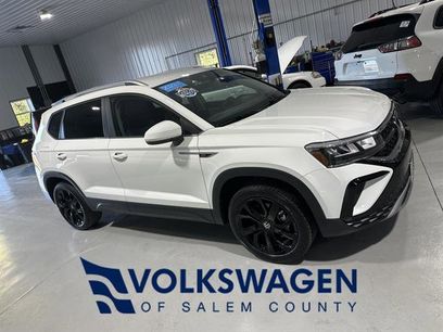 Certified 2023 Volkswagen Taos SE w/ Black Wheel Package