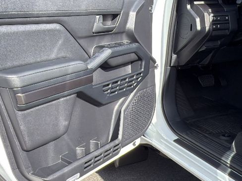 New 2026 Toyota 4Runner SR5 AWD/4WD image 23