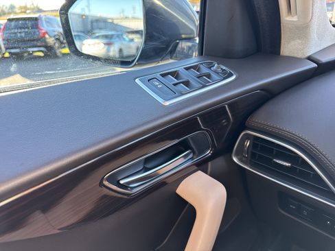 Used 2020 Jaguar F-PACE Prestige image 25