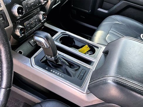 Used 2015 Ford F150 Platinum w/ Equipment Group 701A Luxury image 13