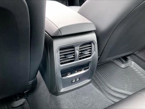 Used 2026 BMW 330i Sedan w/ M Sport Package image 35