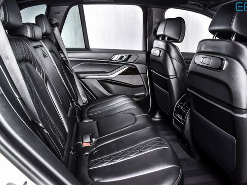 Used 2025 BMW X5 xDrive50e image 23