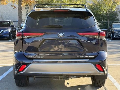 Used 2022 Toyota Highlander Platinum image 5