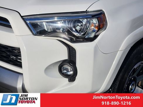 Used 2024 Toyota 4Runner TRD Off-Road Premium image 11