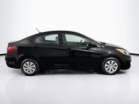 Used 2015 Hyundai Accent GLS FWD image 12