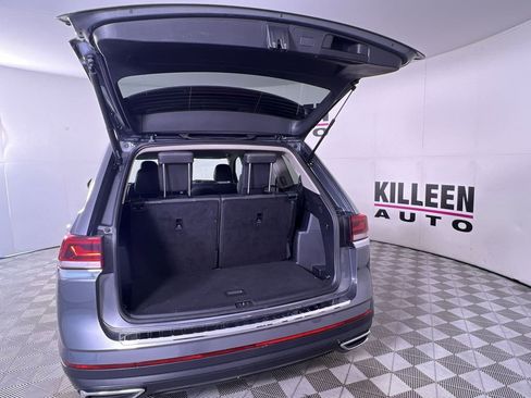 Used 2025 Volkswagen Atlas SE image 28