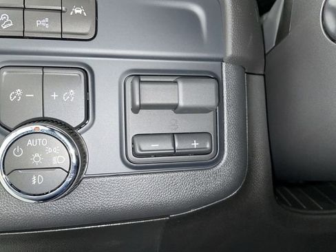 New 2026 Chevrolet Suburban High Country image 40