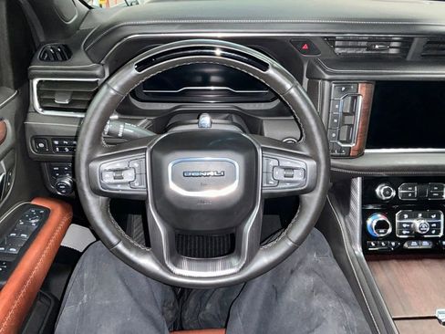 Used 2024 GMC Yukon Denali Ultimate AWD/4WD image 9