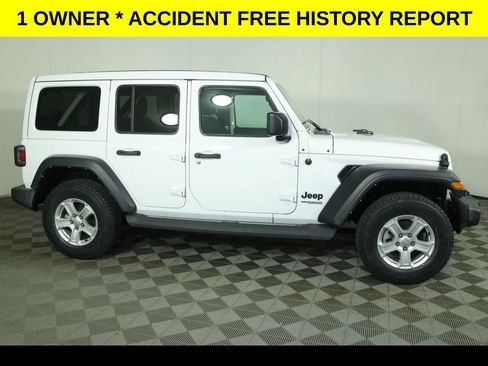 Used 2022 Jeep Wrangler Unlimited Sport w/ Sun And Sound Package AWD/4WD image 3