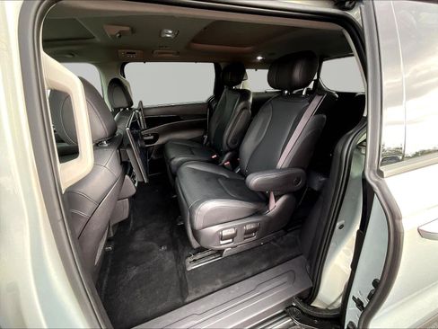 Used 2025 Kia Carnival SX Prestige FWD image 22