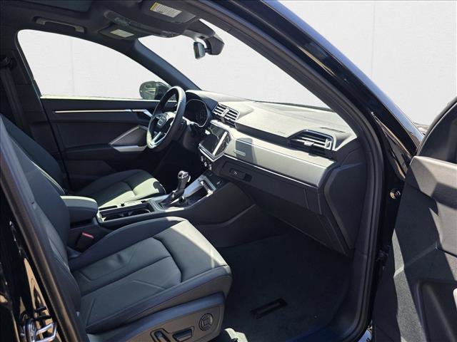 Used 2025 Audi Q3 2.0T Premium w/ Convenience Package AWD/4WD image 12