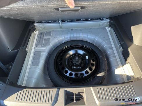 New 2026 Chevrolet Trax RS image 9