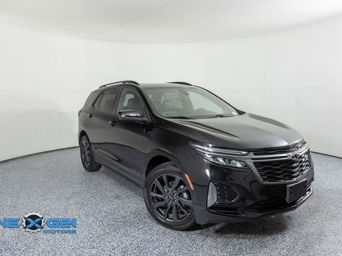 Used 2023 Chevrolet Equinox RS image 1