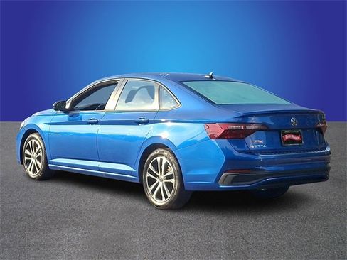 Used 2024 Volkswagen Jetta Sport image 6