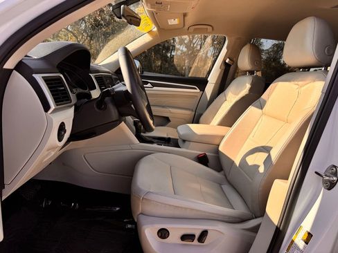 Used 2021 Volkswagen Atlas SE image 15