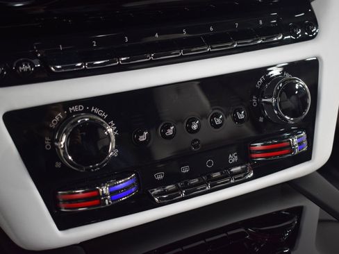 New 2025 Rolls-Royce Spectre w/ Leather Finishing Pack image 32