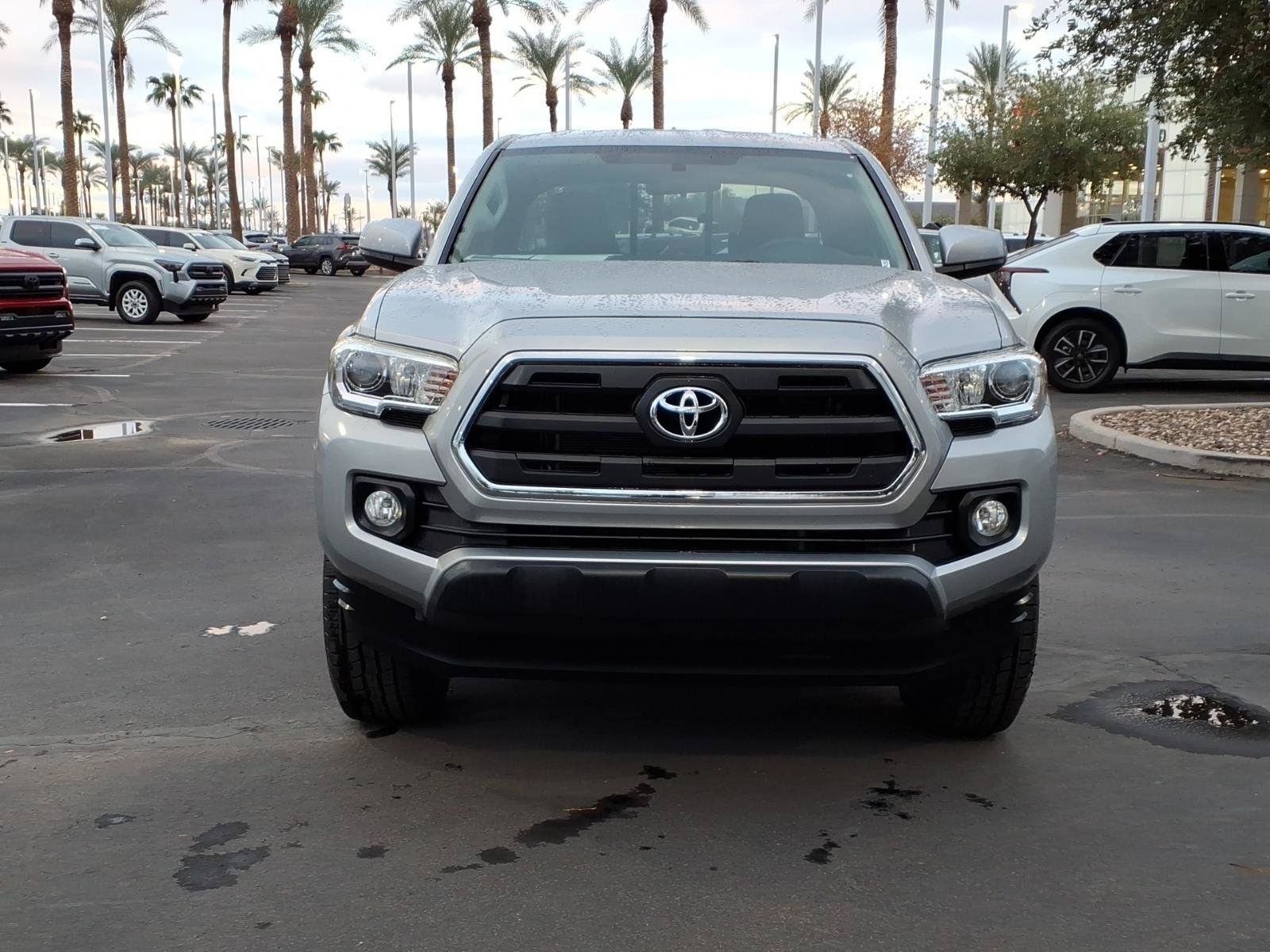 Used 2016 Toyota Tacoma SR5 w/ Towing Package RWD image 2