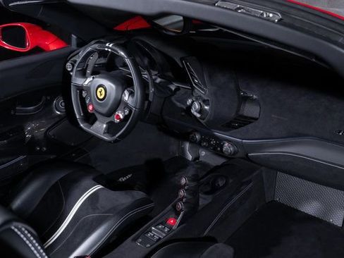 Used 2020 Ferrari 488 Pista Spider image 10