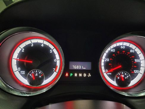 Used 2019 Dodge Grand Caravan SE FWD image 23