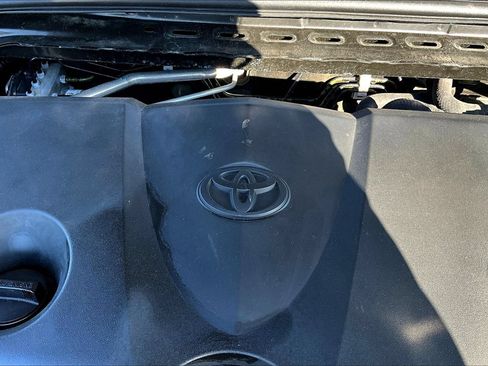Used 2022 Toyota Camry SE FWD image 31