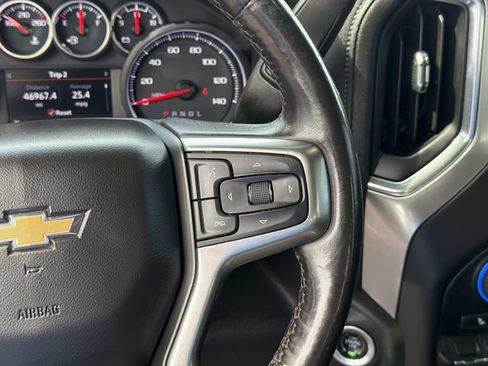 Used 2022 Chevrolet Silverado 1500 LT AWD/4WD image 29