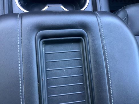 Used 2022 Chevrolet Tahoe Z71 w/ Luxury Package image 22