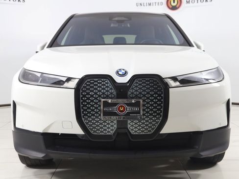 Used 2024 BMW iX xDrive50 w/ Convenience Package AWD/4WD image 54