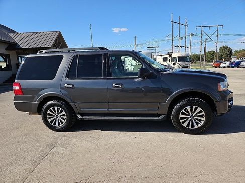 Used 2017 Ford Expedition XLT RWD image 9