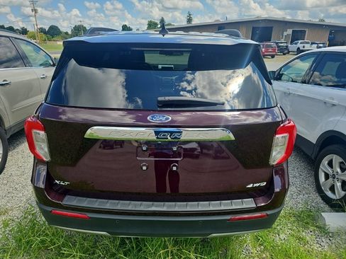Used 2022 Ford Explorer XLT w/ Equipment Group 202A AWD/4WD image 10