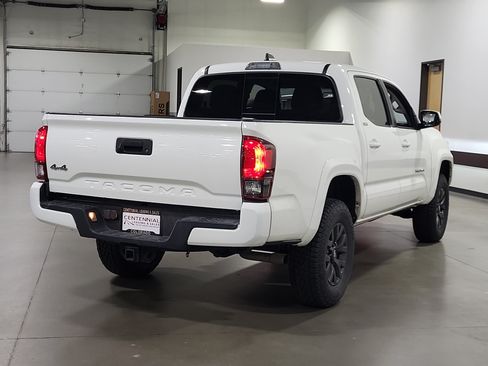 Used 2021 Toyota Tacoma SR5 w/ Technology Package AWD/4WD image 7