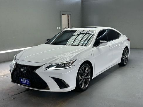 Used 2021 Lexus ES 350 F Sport w/ Accessory Package 2 FWD image 3