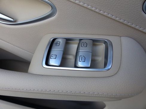 Used 2016 Mercedes-Benz S 550 4MATIC Sedan image 37