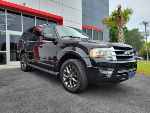 Used 2017 Ford Expedition Limited AWD/4WD image 3