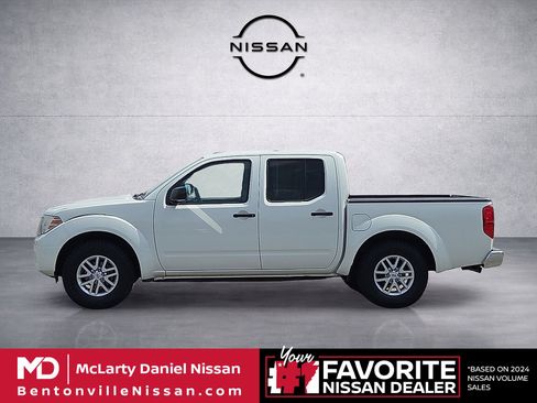 Used 2016 Nissan Frontier SV w/ SV Value Truck Package RWD image 3