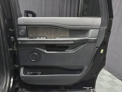 Used 2020 Ford Expedition Max Limited AWD/4WD image 28
