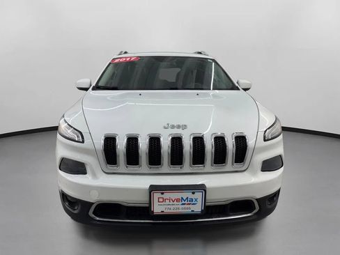 Used 2017 Jeep Cherokee Limited AWD/4WD image 2