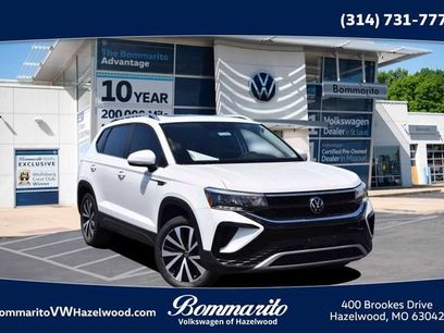 Certified 2023 Volkswagen Taos SE w/ Panoramic Sunroof Package