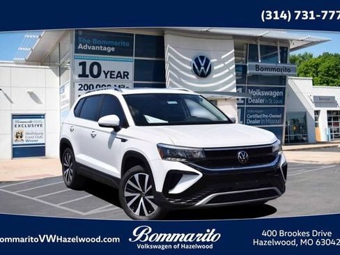 Certified 2023 Volkswagen Taos SE w/ Panoramic Sunroof Package AWD/4WD image 1