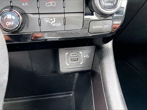 Used 2024 Jeep Compass Latitude AWD/4WD image 32