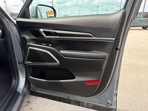 Used 2025 Kia Telluride S FWD image 40