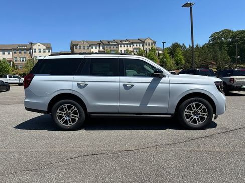 New 2026 Ford Expedition Active RWD image 8