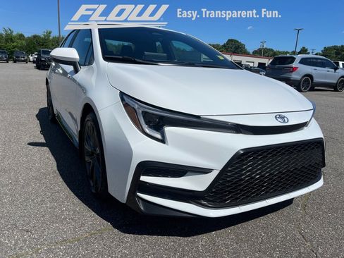 Used 2026 Toyota Corolla SE w/ SE Package FWD image 23